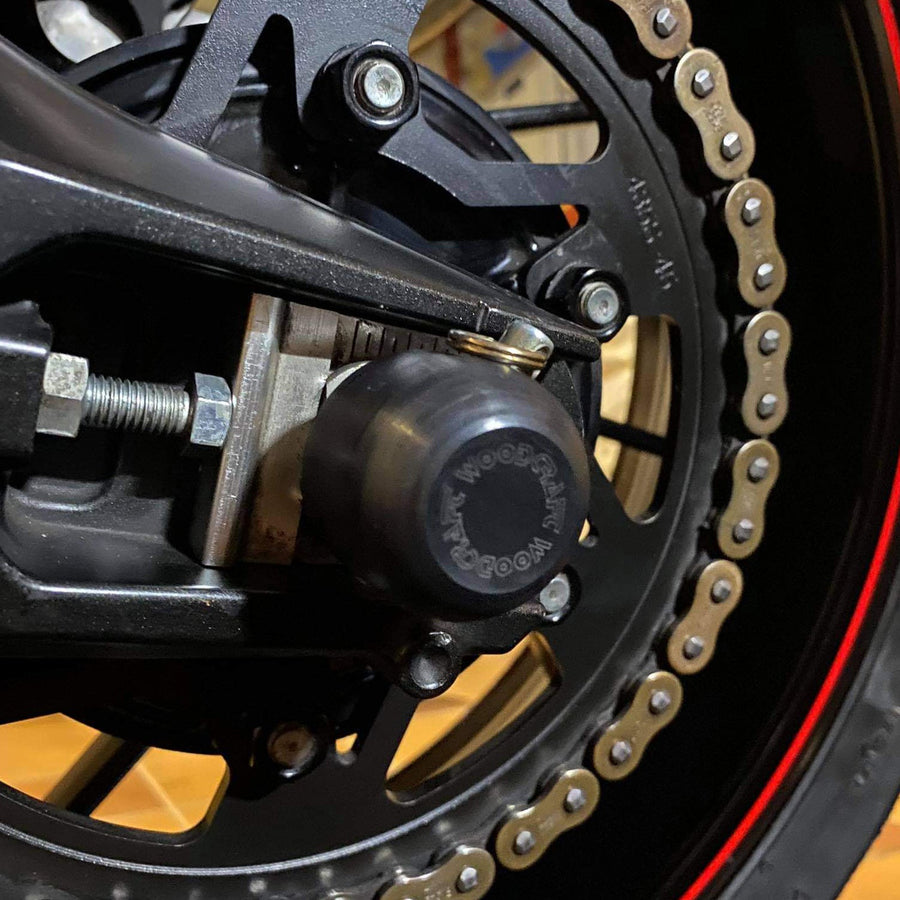 45-0419R Yamaha FZ09,FJ09,XSR900 Rear Axle Slider Kit